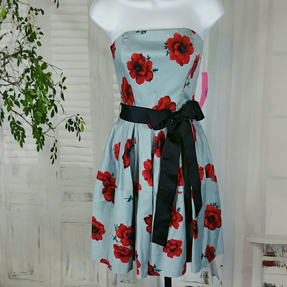 Betsey Johnson strapless dress